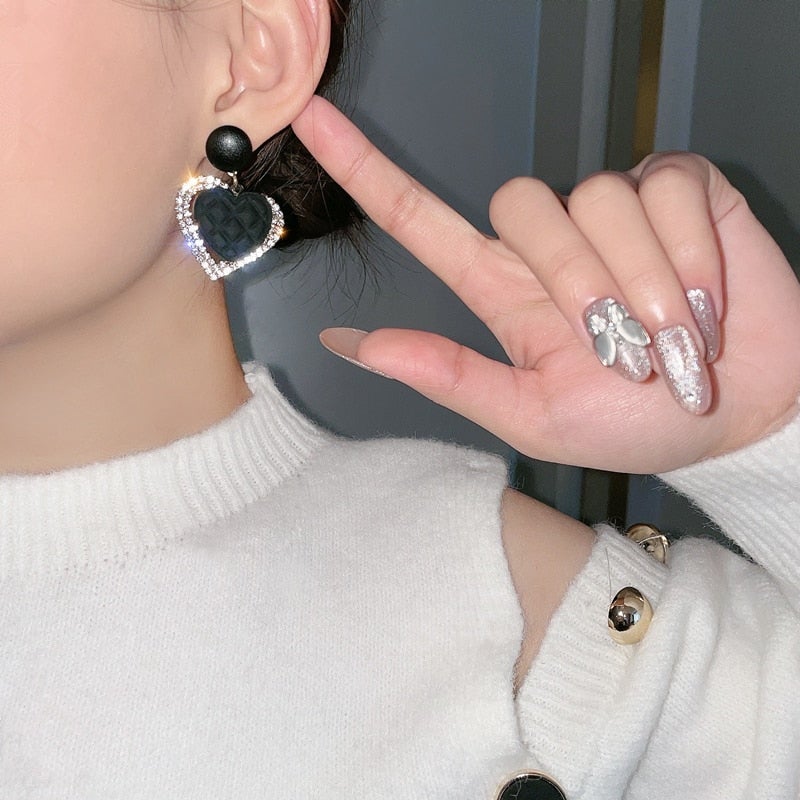 Elmont | Black Heart Earrings