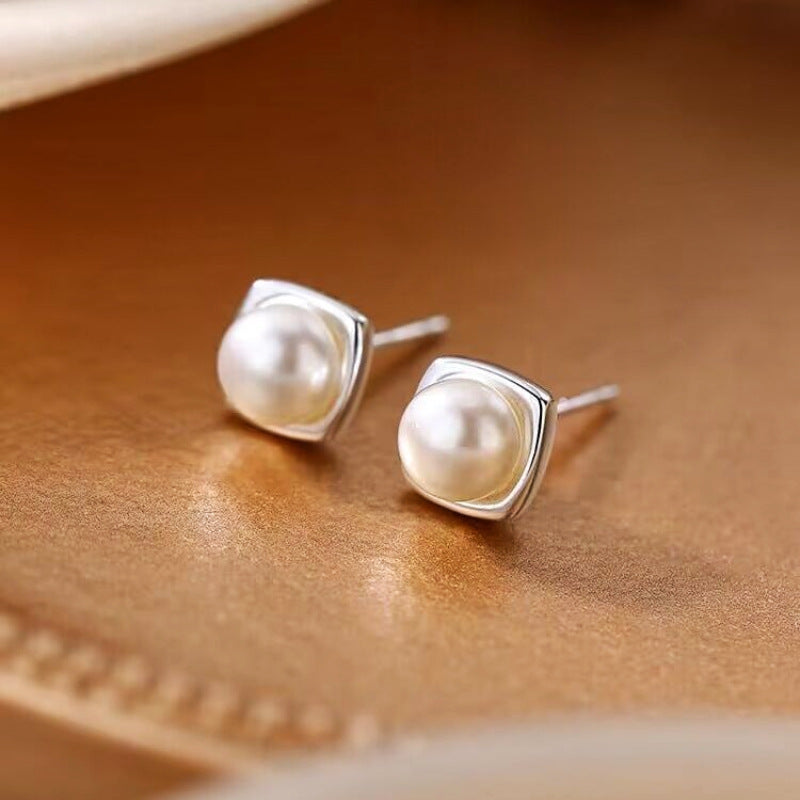 Elmont | Freshwater Pearl Earrings