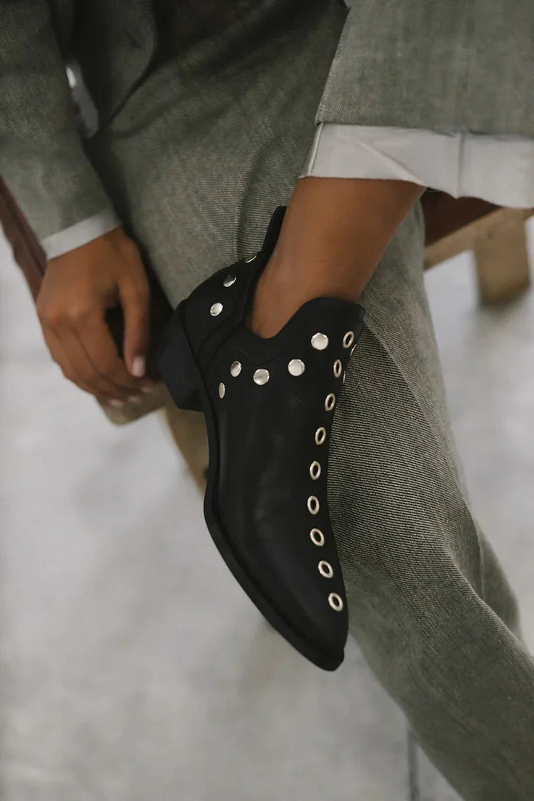 Elmont | Eyelet Ankle Boots