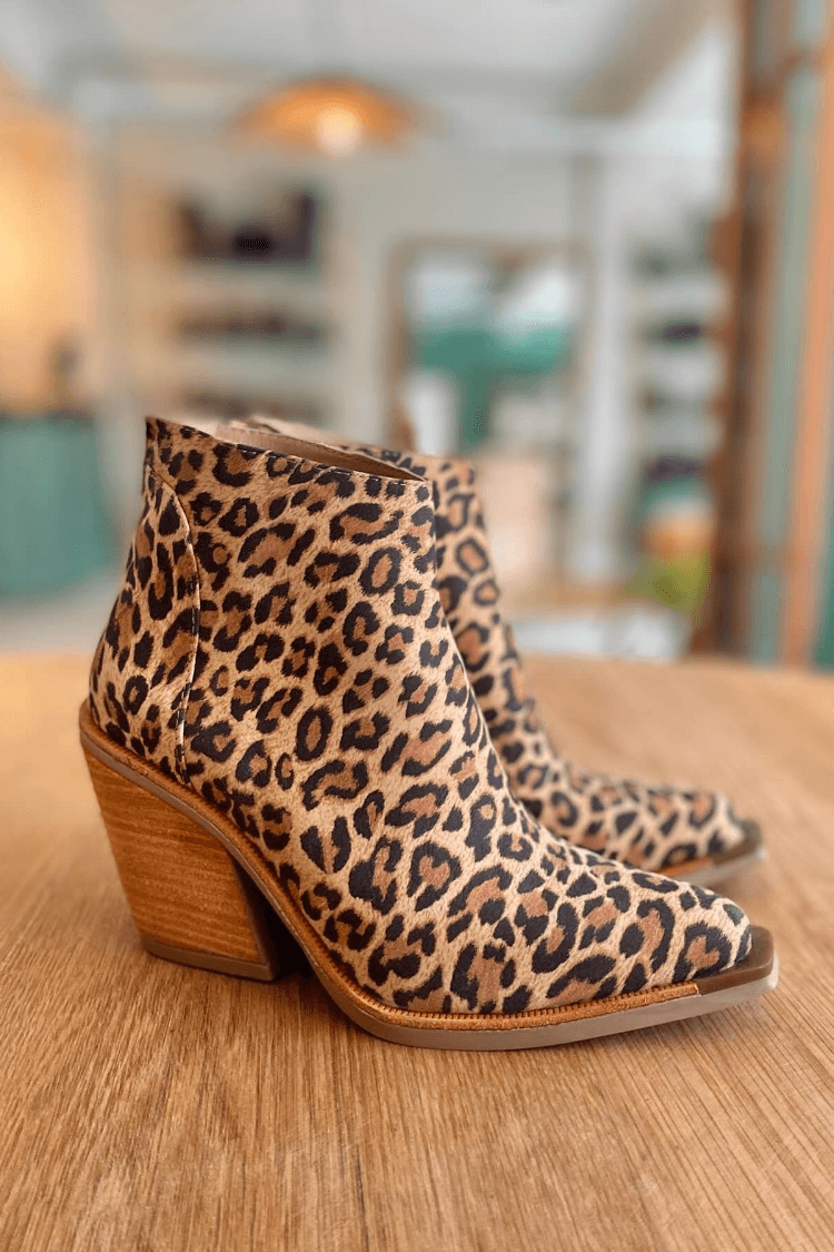 Elmont | Pointed-Toe Western Ankle Boot