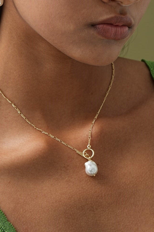 Elmont | Golden Pearl Necklace