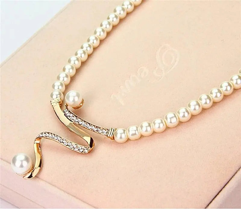 Elmont | Natural Pearl Necklace and Earrings Set
