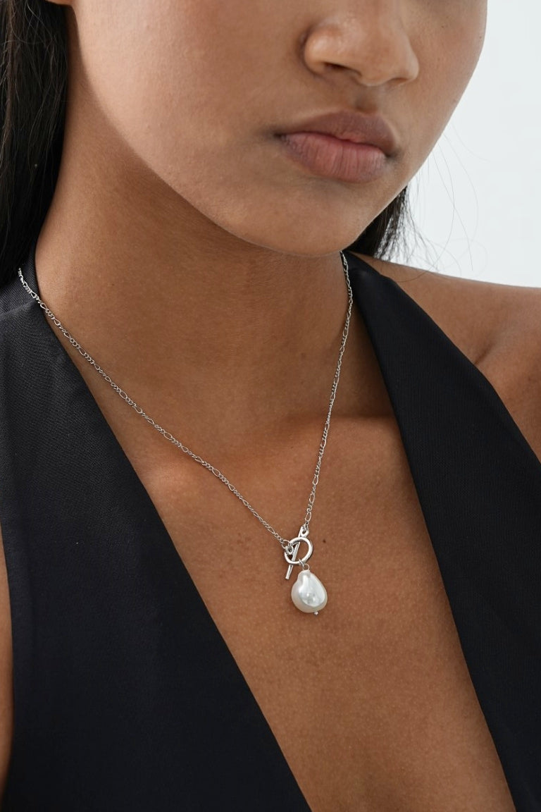 Elmont | Golden Pearl Necklace