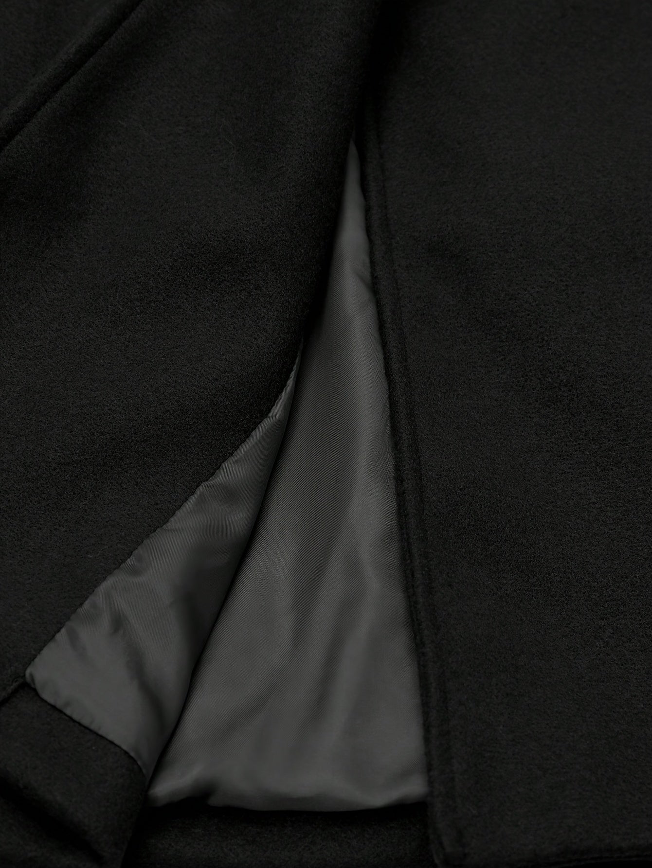 Elmont | Two-Tone Spliced-Collar Coat