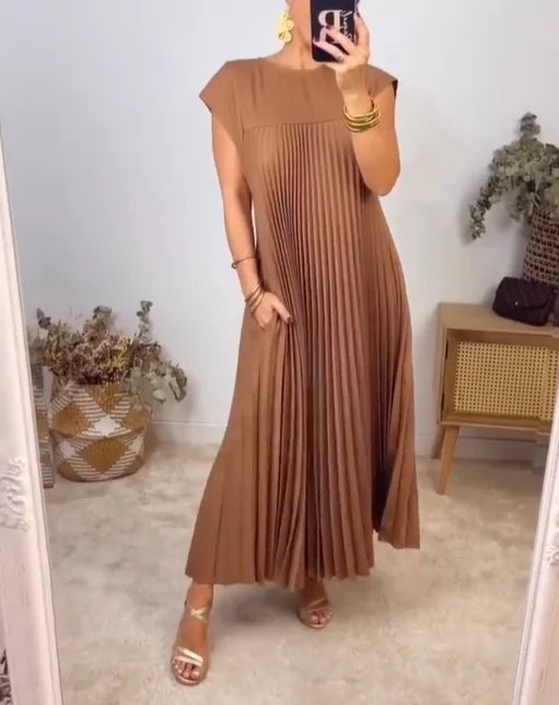 M&H | Pleated Maxi Dress