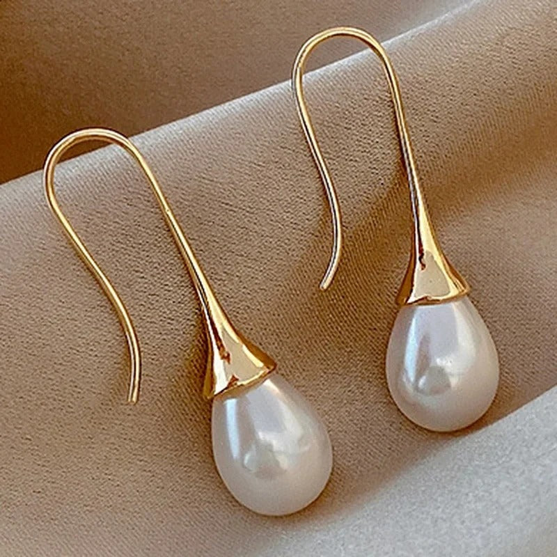 Elmont | Classic Pearl Earrings