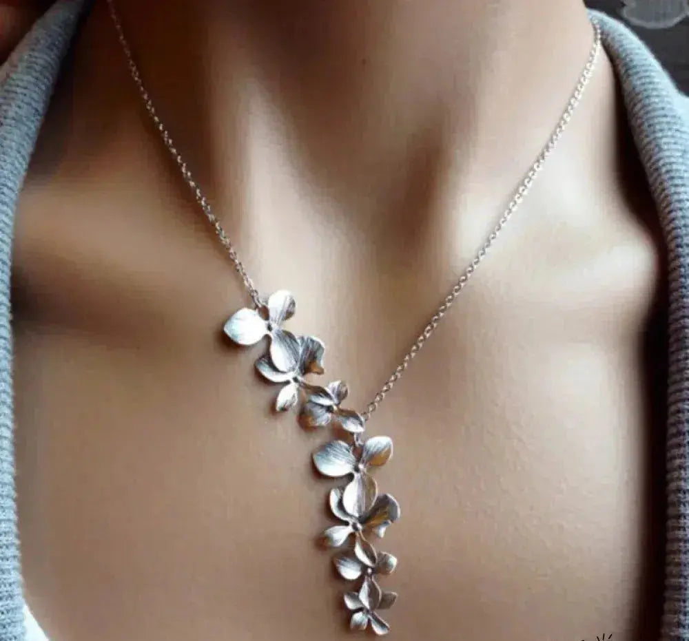 Elmont | Silver Floral Pendant Necklace